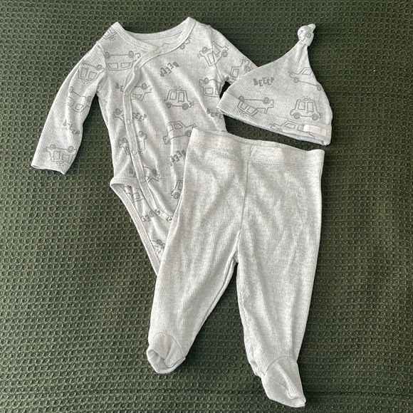 Tahari Other - Baby Boy Outfit - 6-9M